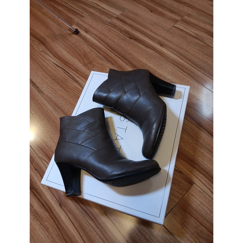 A2 By Aerosoles Women's Zip Up Chocolate Brown Ankle Boots Size 5